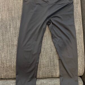 Fabletics Mid-Rise Mesh Powerhold Capri Leggings